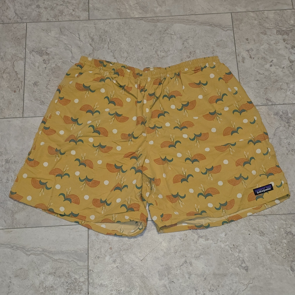 Patagonia Baggies Men's Shorts in Yellow with Pattern